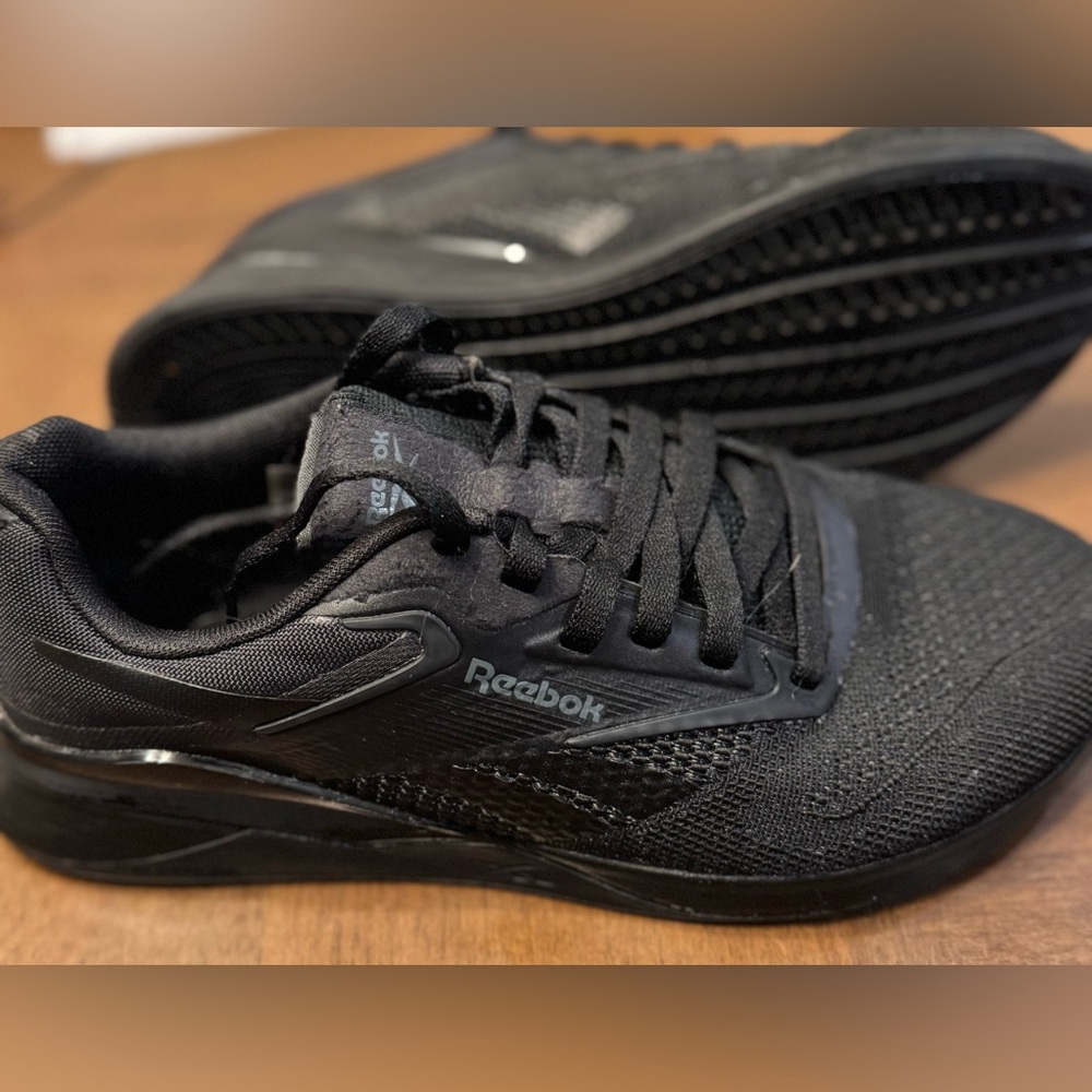 Reebok Nano X4 black women’s shoes, size 7, nearly new condition.
